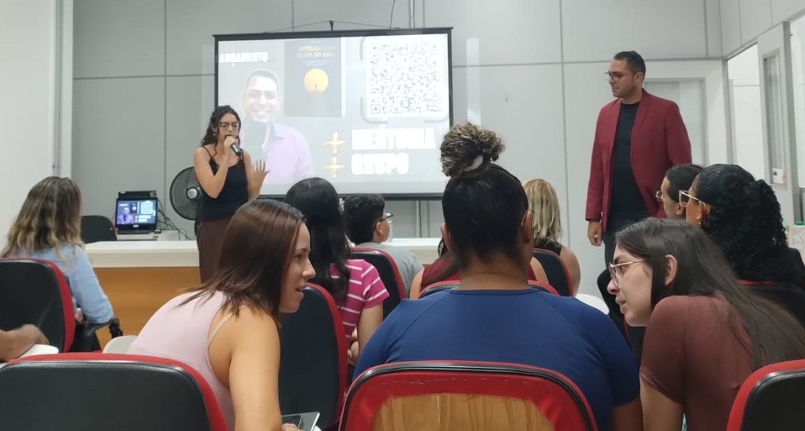 Lançamento do livro “Inteligência Além do CHA” marca noite memorável de reflexão e inspiração