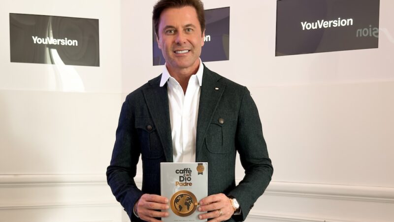 Autor brasileiro Junior Rostirola é reconhecido em evento global, em Roma